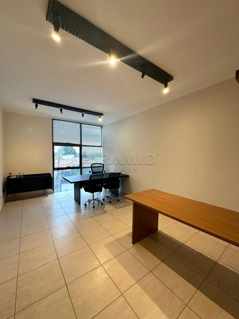 Alugar Comercial / Sala em Ribeir&atilde;o Preto R$ 1.300,00 - Foto 3