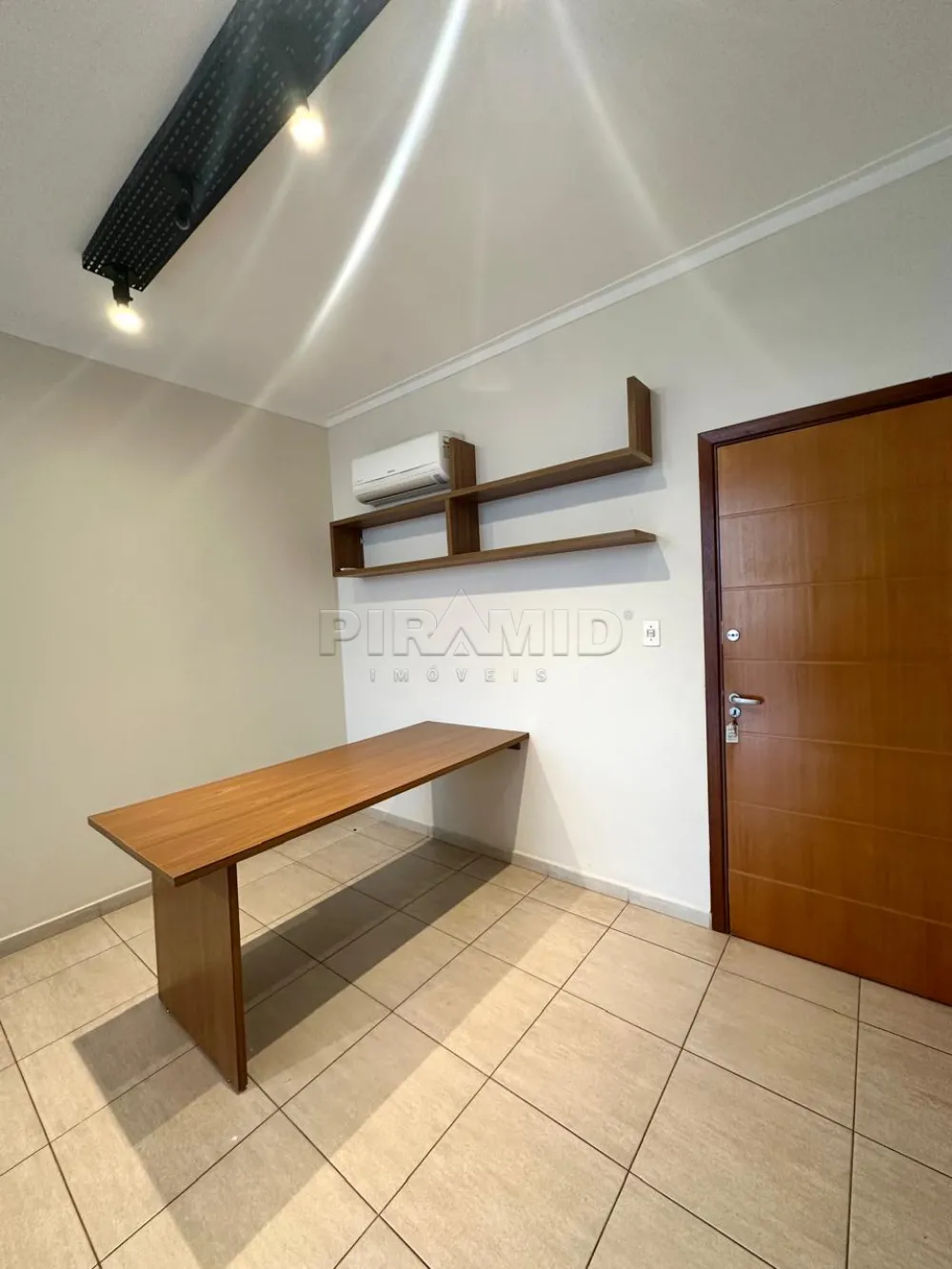 Alugar Comercial / Sala em Ribeir&atilde;o Preto R$ 1.300,00 - Foto 5