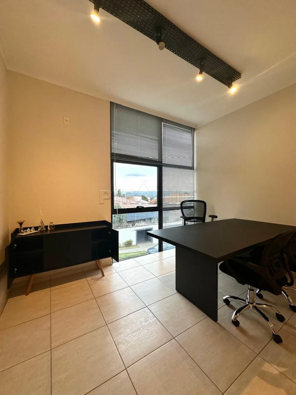 Alugar Comercial / Sala em Ribeir&atilde;o Preto R$ 1.300,00 - Foto 6