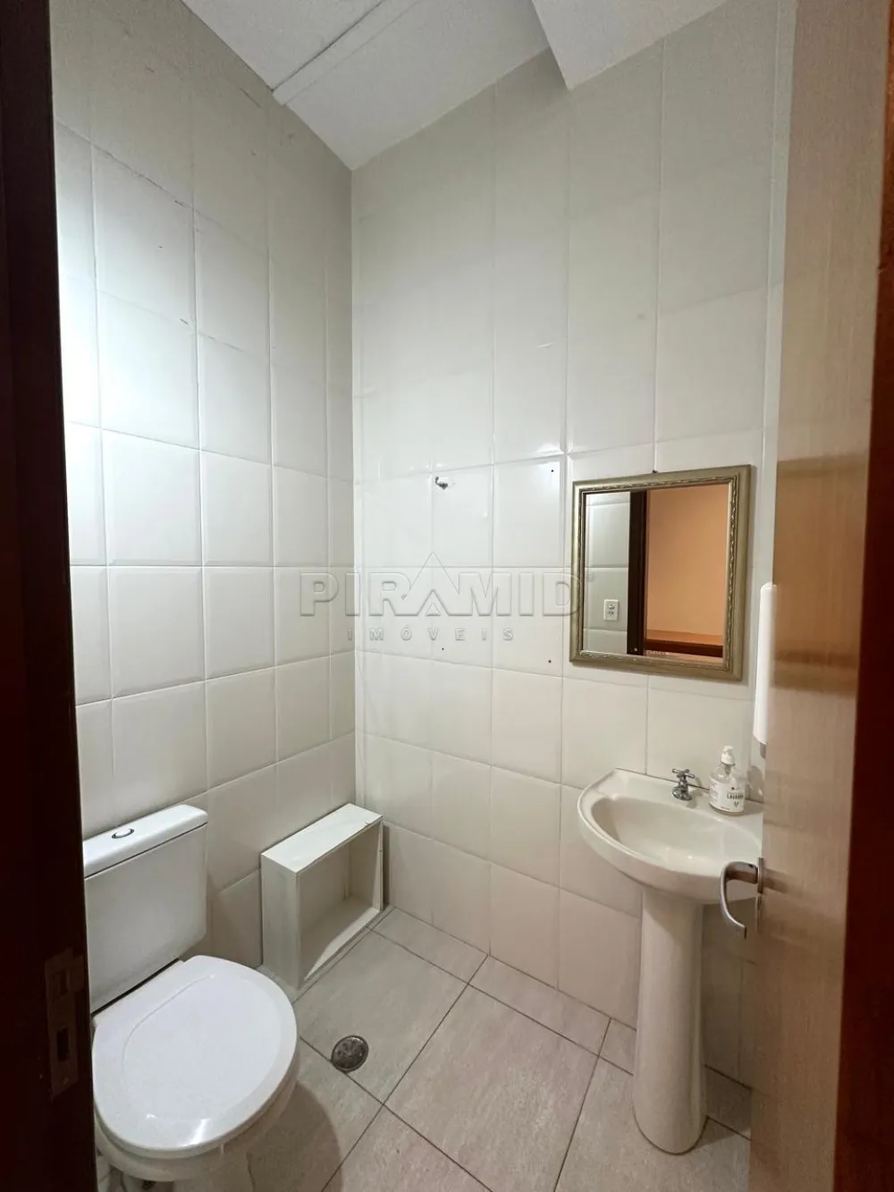 Alugar Comercial / Sala em Ribeir&atilde;o Preto R$ 1.300,00 - Foto 8