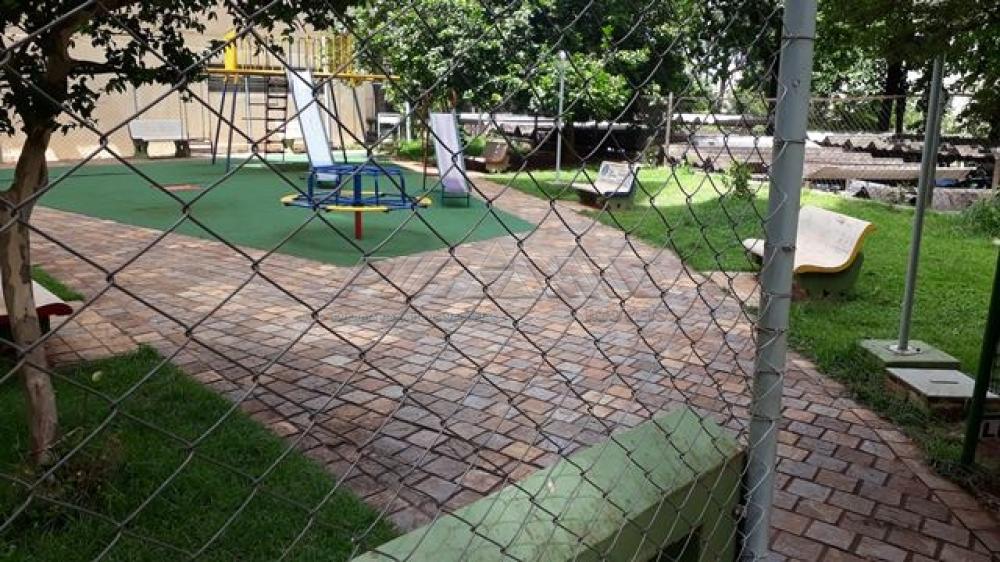 Alugar Apartamento / Padr&atilde;o em Ribeir&atilde;o Preto R$ 1.100,00 - Foto 18