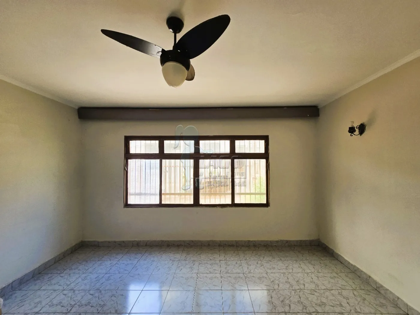 Alugar Casa / Padr&atilde;o em Ribeir&atilde;o Preto R$ 2.000,00 - Foto 2