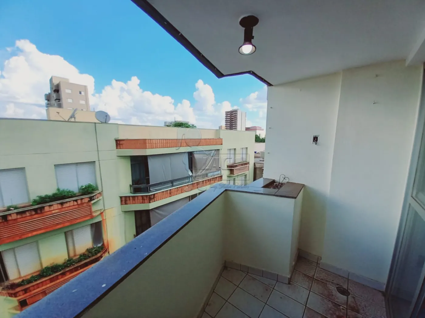 Alugar Apartamento / Padr&atilde;o em Ribeir&atilde;o Preto R$ 2.200,00 - Foto 4