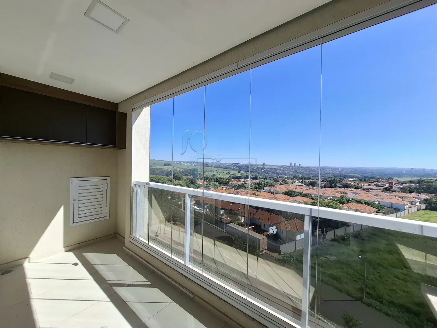 Alugar Apartamento / Padr&atilde;o em Ribeir&atilde;o Preto R$ 3.000,00 - Foto 3