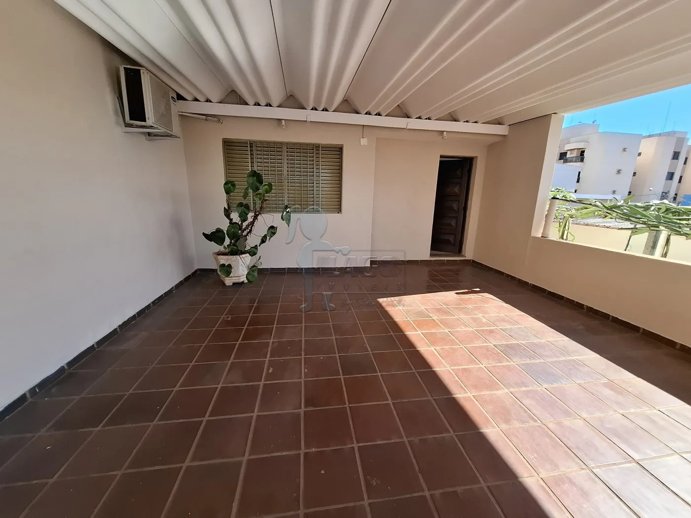 Alugar Casa / Padr&atilde;o em Ribeir&atilde;o Preto R$ 3.400,00 - Foto 1
