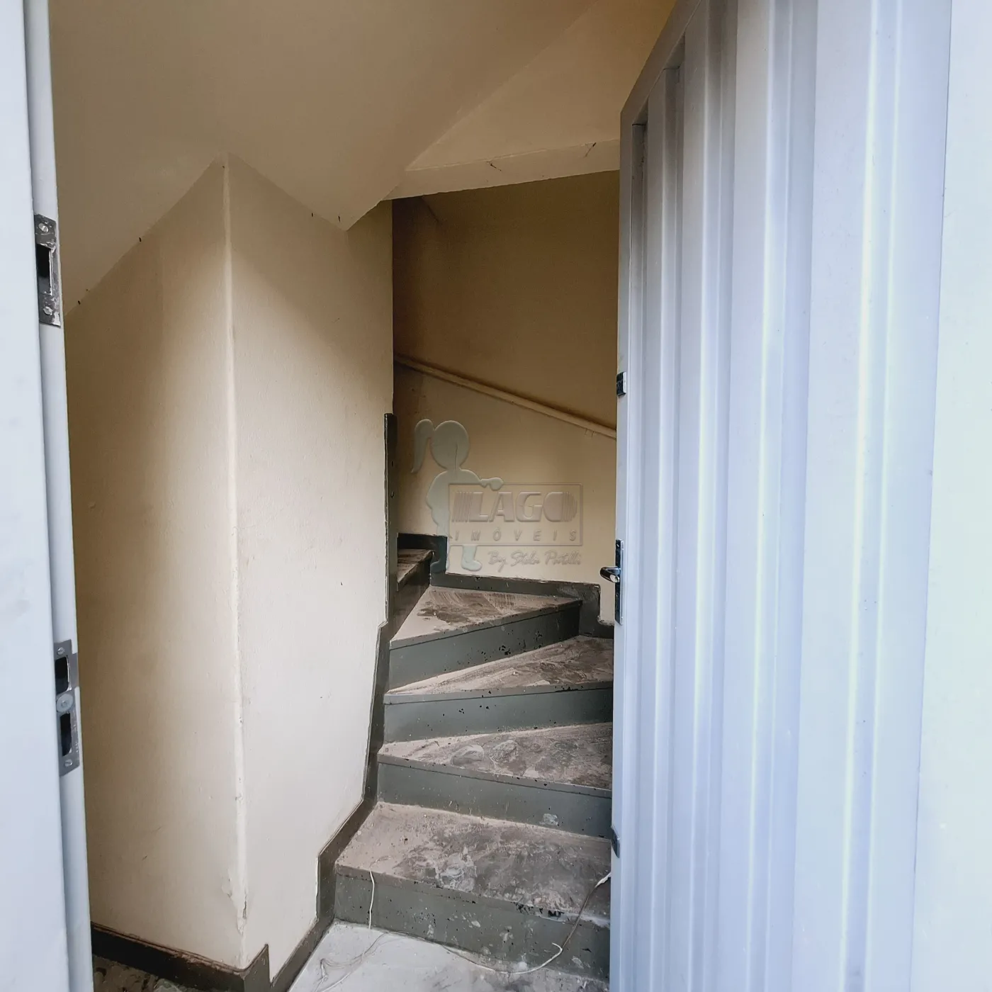 Alugar Casa / Padr&atilde;o em Ribeir&atilde;o Preto R$ 1.200,00 - Foto 1