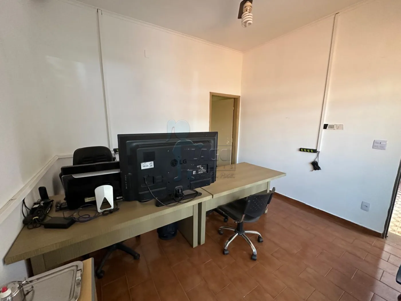 Comprar Casa / Padr&atilde;o em Ribeir&atilde;o Preto R$ 420.000,00 - Foto 3