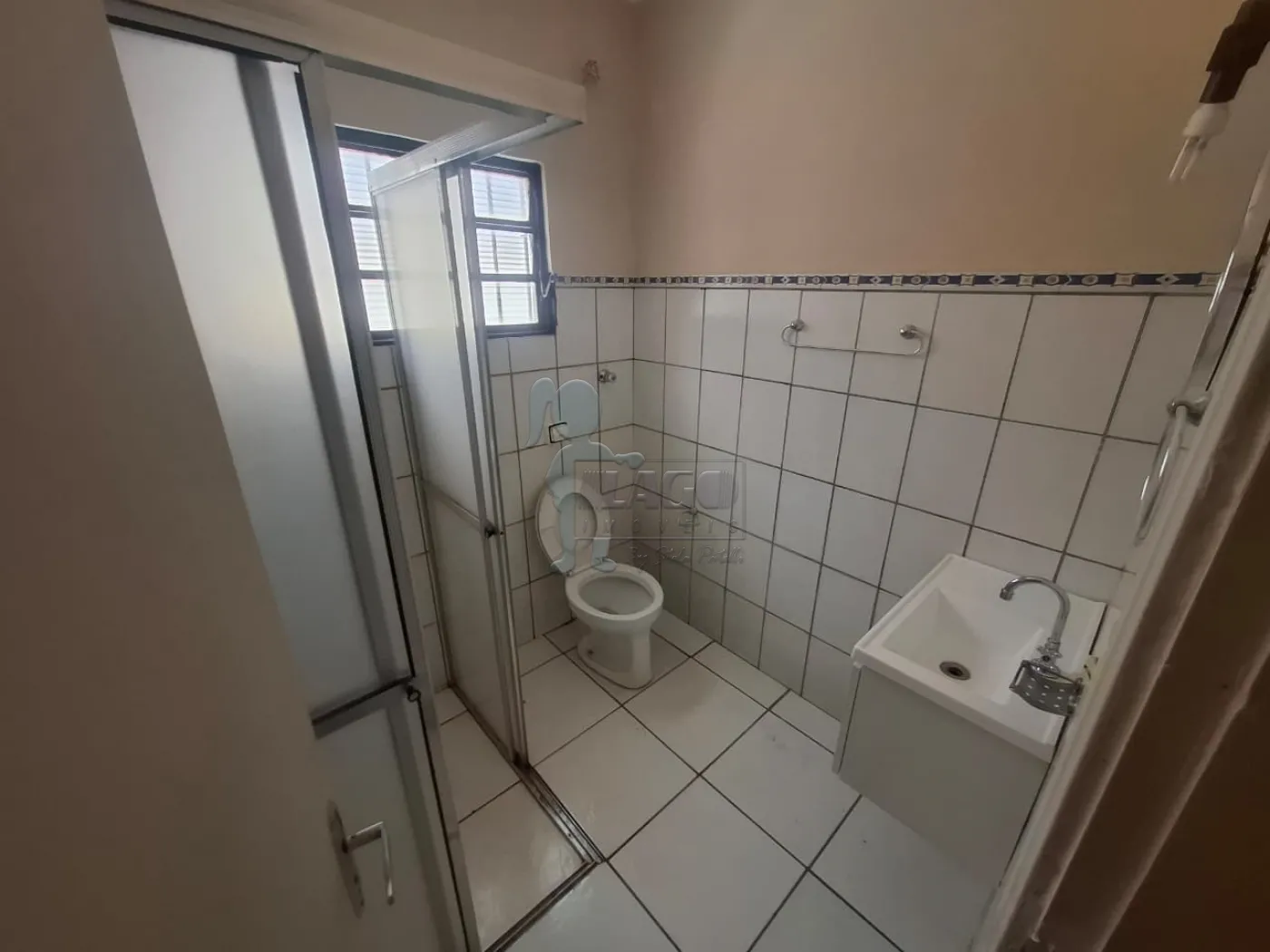 Alugar Casa / Padr&atilde;o em Ribeir&atilde;o Preto R$ 2.700,00 - Foto 4