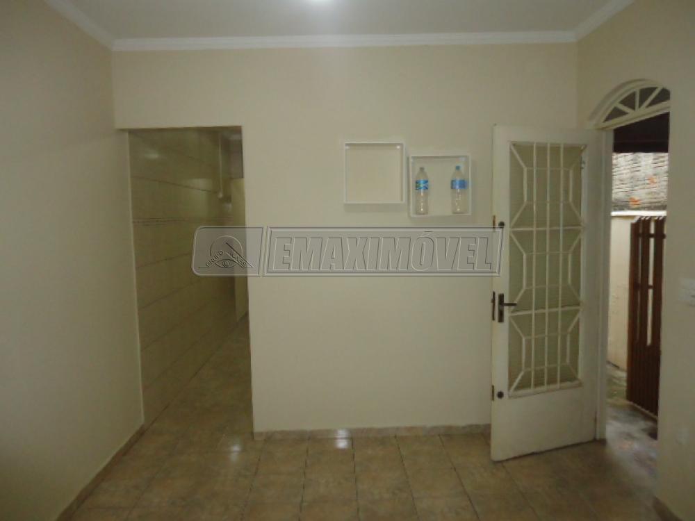 Alugar Casa / em Bairros em Sorocaba R$ 650,00 - Foto 4