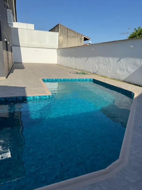 Alugar Casas / Condomínio em Suzano R$ 4.527,40 - Foto 1