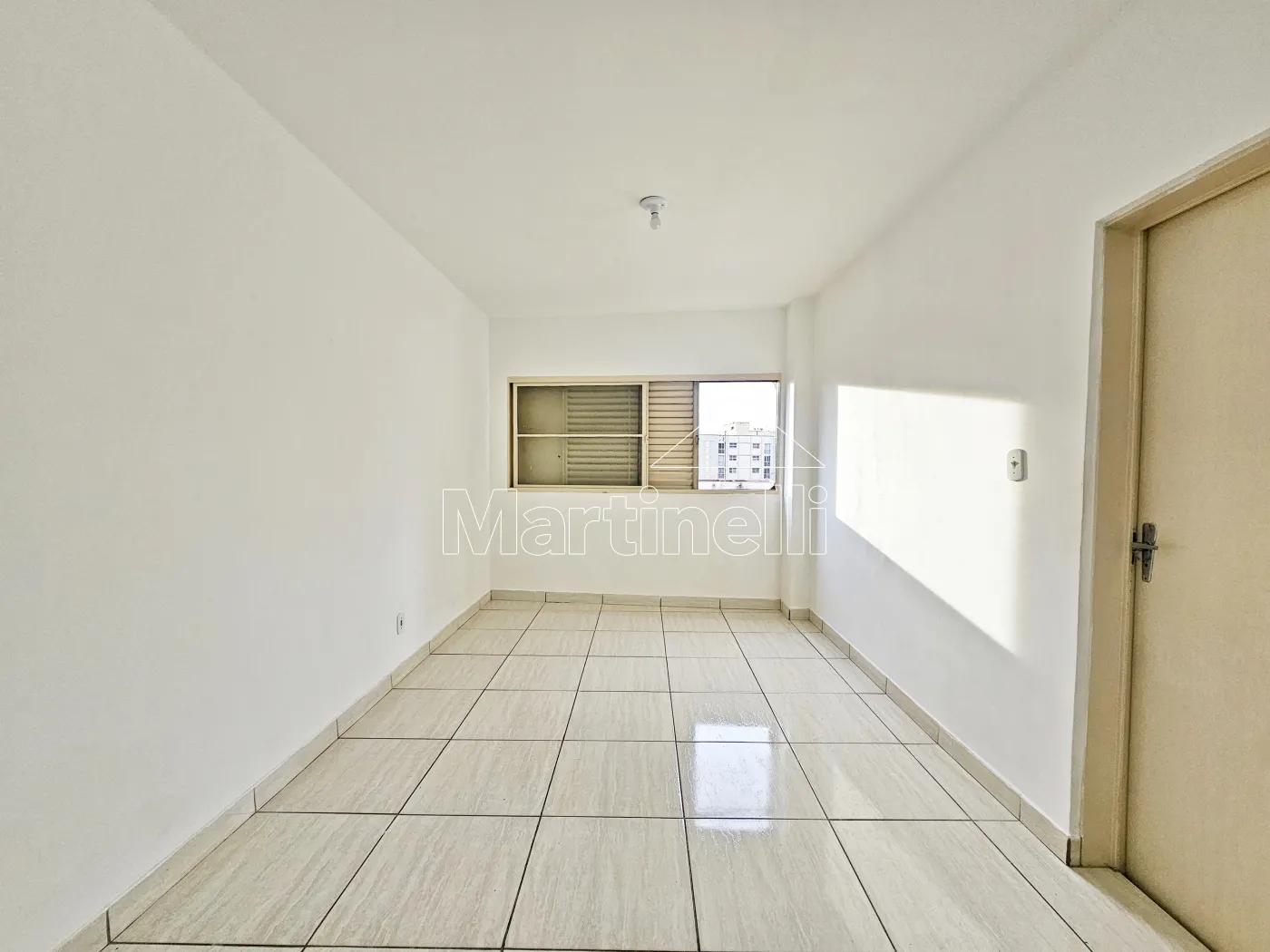 Alugar Apartamento / KitnetFlat em Ribeir&atilde;o Preto R$ 600,00 - Foto 1