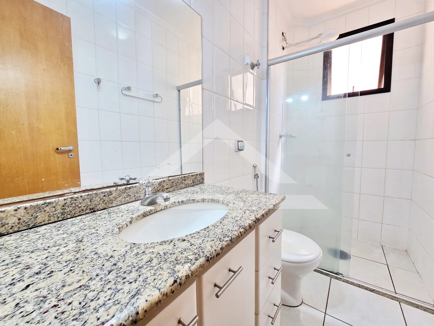 Alugar Apartamento / Padr&atilde;o em Ribeir&atilde;o Preto R$ 1.350,00 - Foto 8