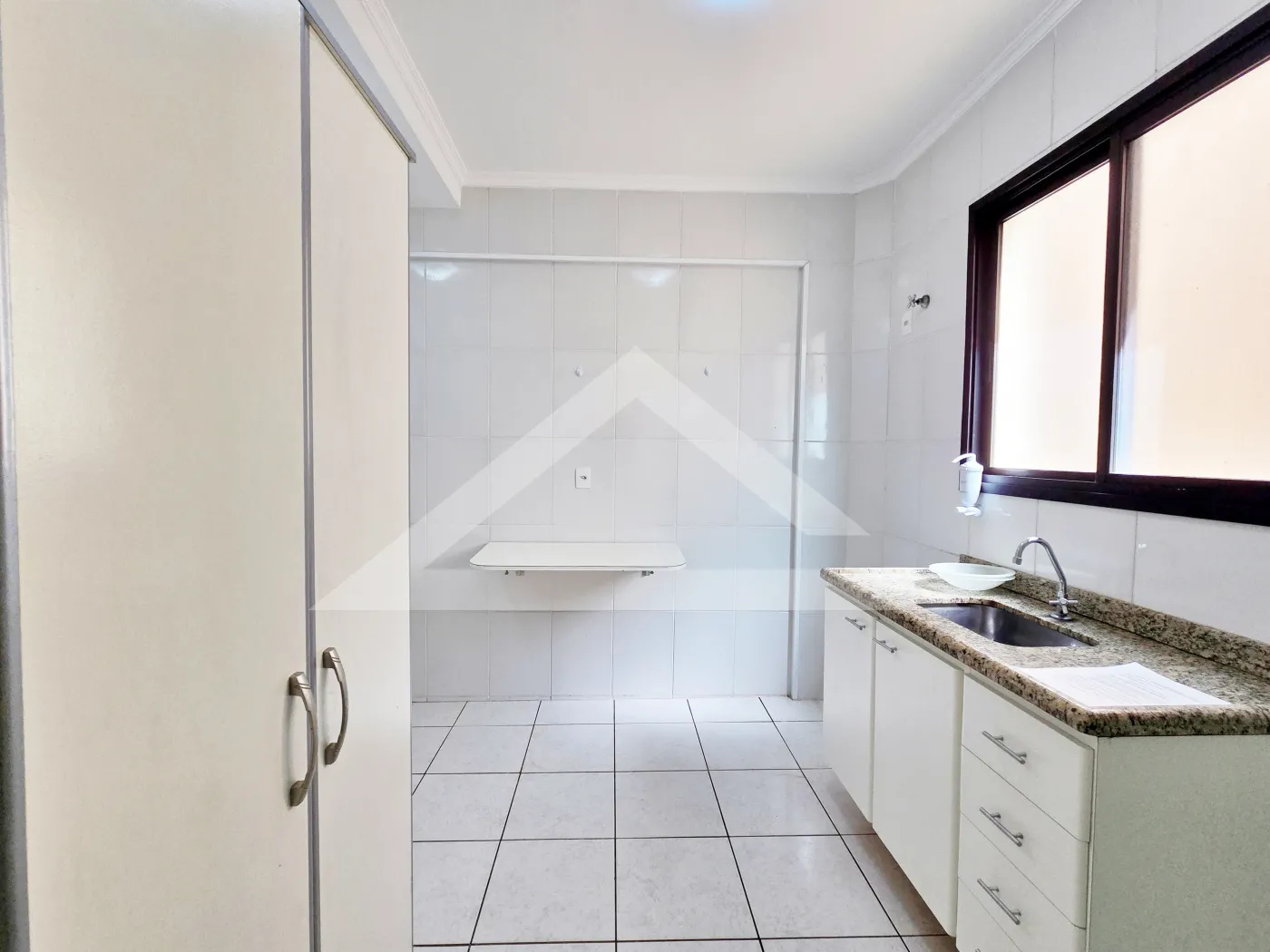 Alugar Apartamento / Padr&atilde;o em Ribeir&atilde;o Preto R$ 1.350,00 - Foto 5