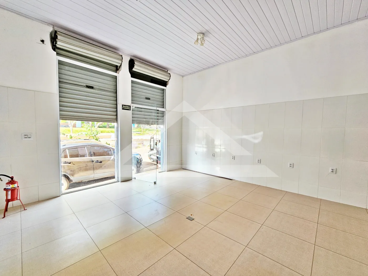 Alugar Comercial / Sal&atilde;o em Ribeir&atilde;o Preto R$ 2.200,00 - Foto 4