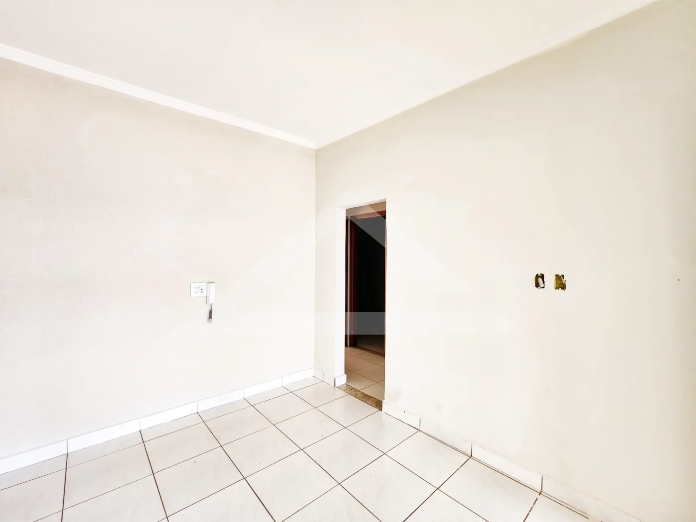 Alugar Casa / Sobrado Padr&atilde;o em Ribeir&atilde;o Preto R$ 2.000,00 - Foto 2