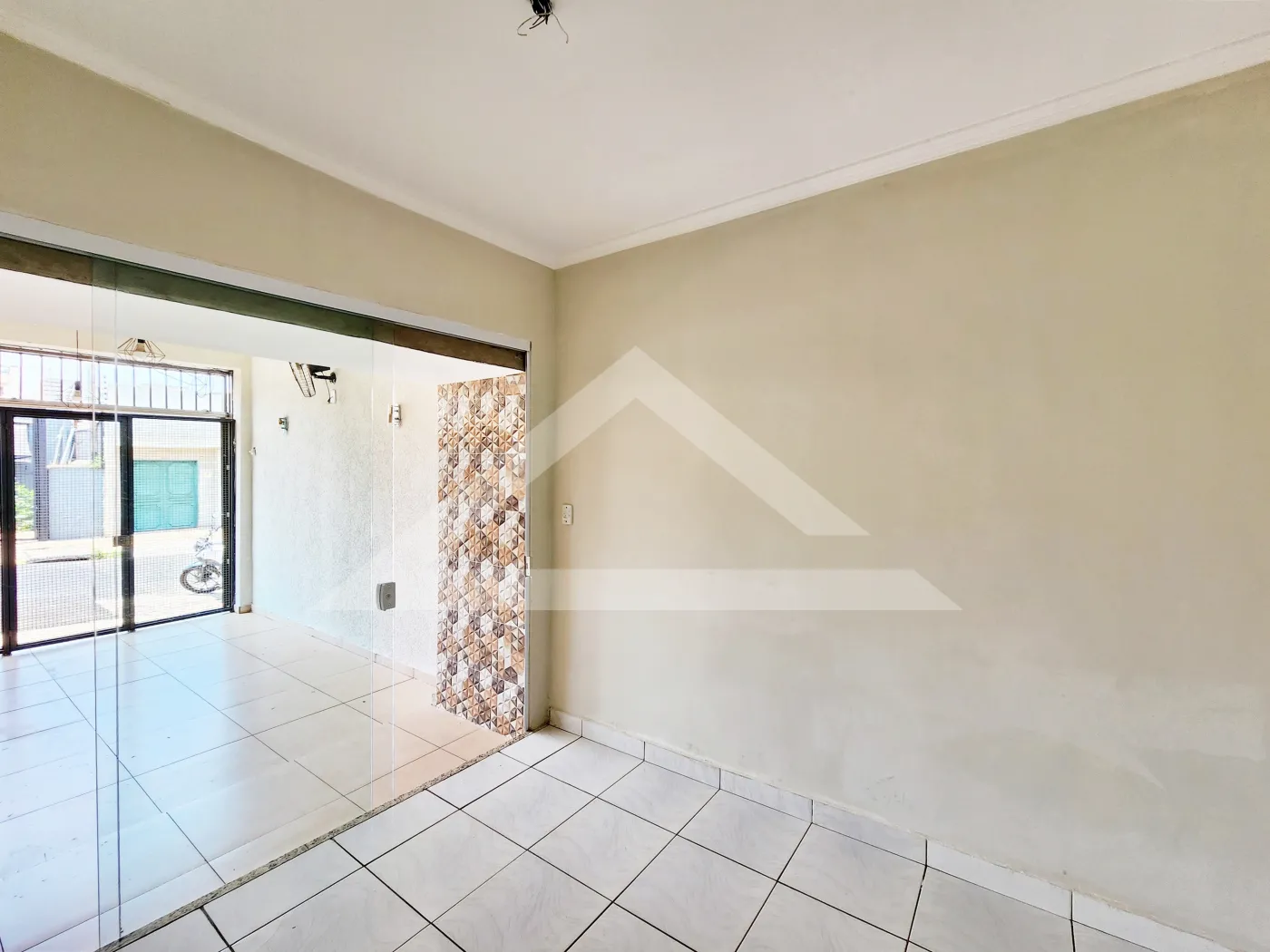 Alugar Casa / Sobrado Padr&atilde;o em Ribeir&atilde;o Preto R$ 2.000,00 - Foto 1