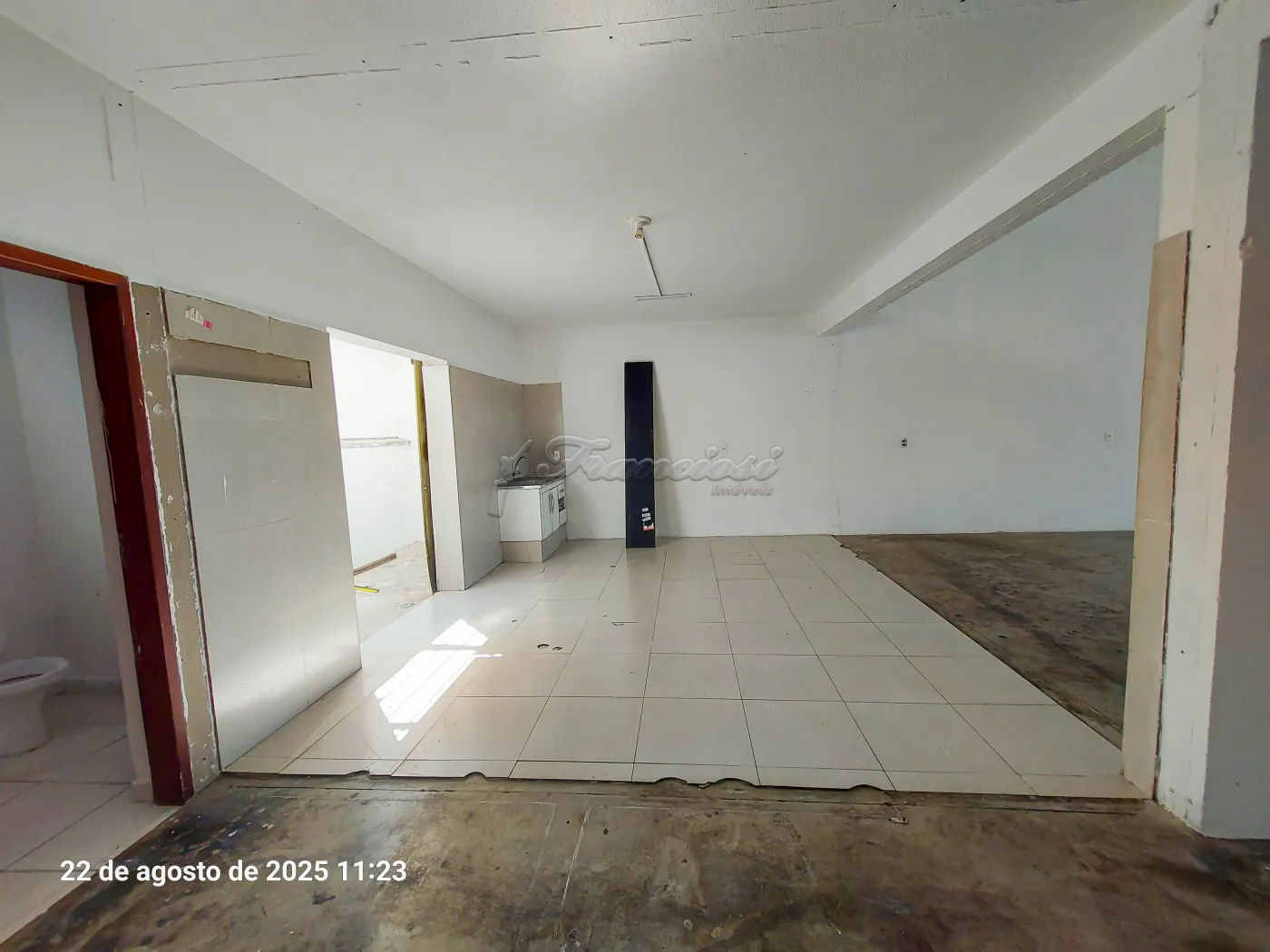 Alugar Comercial / Sal&atilde;o em Itapetininga R$ 4.200,00 - Foto 4