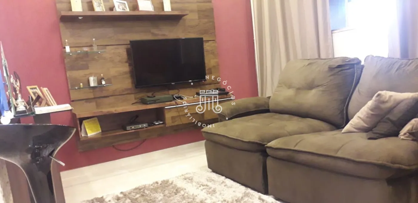 Comprar Casa / Padr&atilde;o em V&aacute;rzea Paulista R$ 499.999,99 - Foto 2