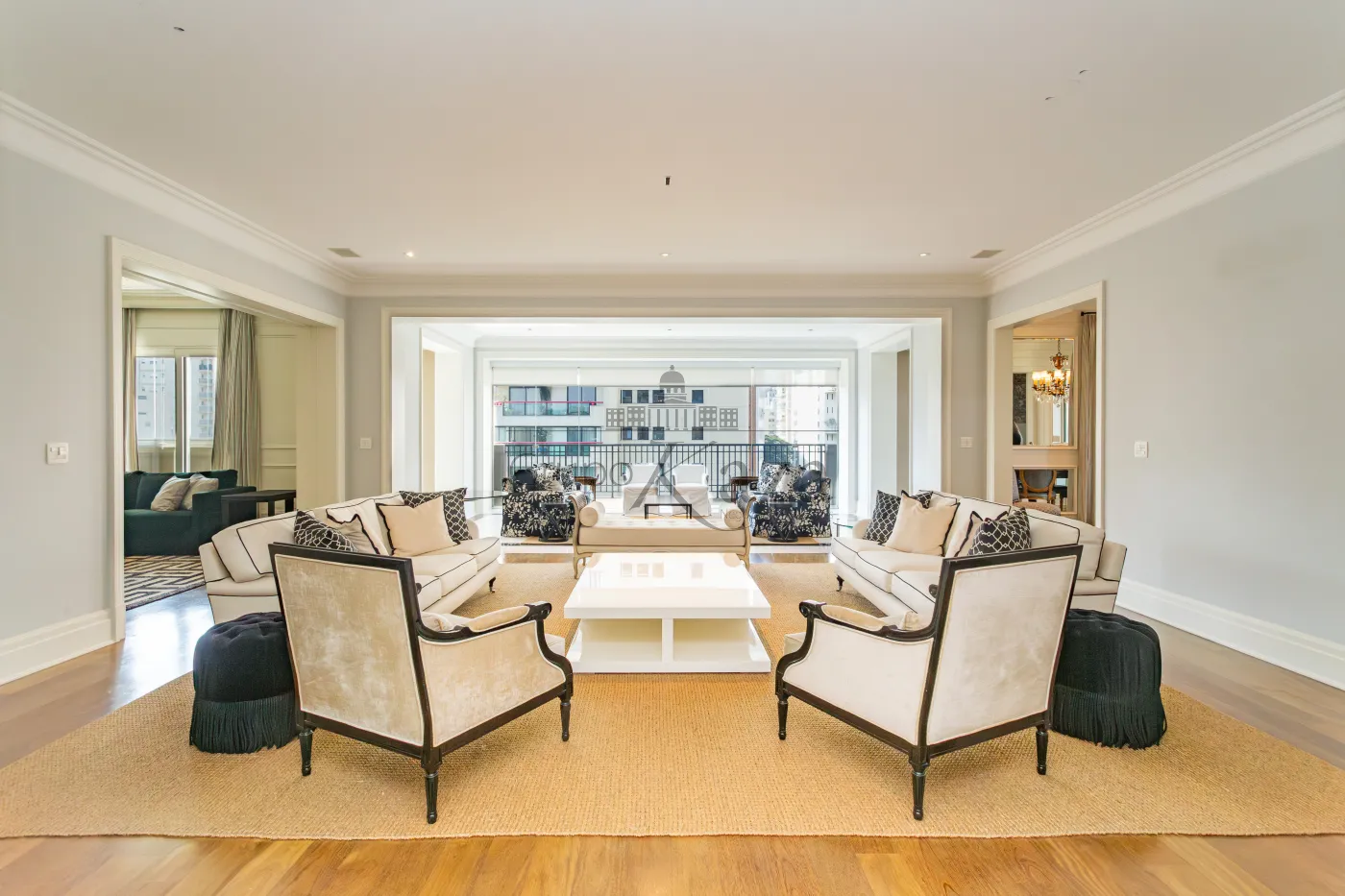 Foto 1 de Apartamento Padrão em Jardim Europa, São Paulo - imagem 1 Foto 1 de Apartamento Padrão em Jardim Europa, São Paulo - imagem 1