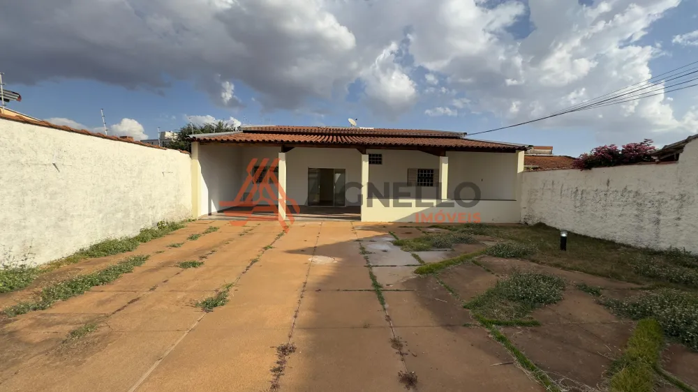 Alugar Casa / Bairro em Franca R$ 2.200,00 - Foto 1